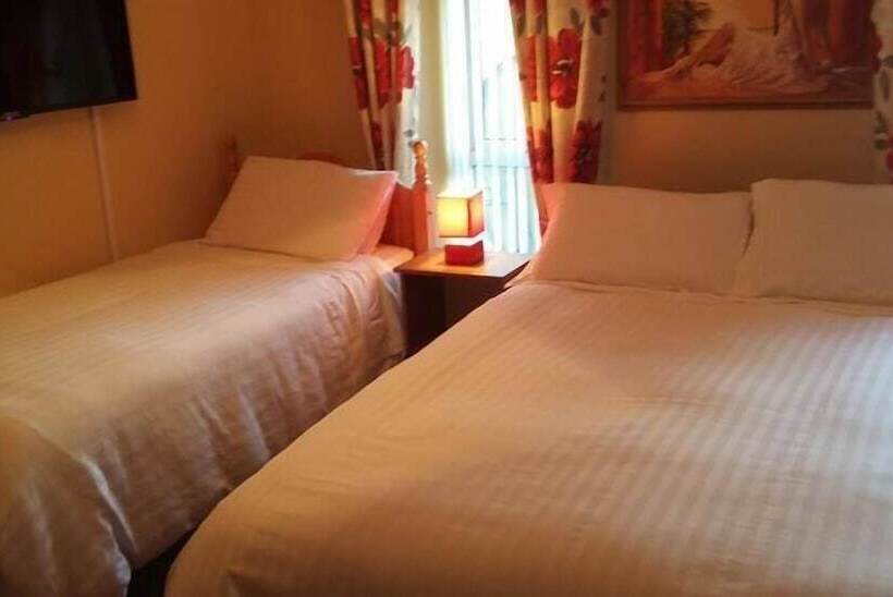 פנסיון Castle Inn