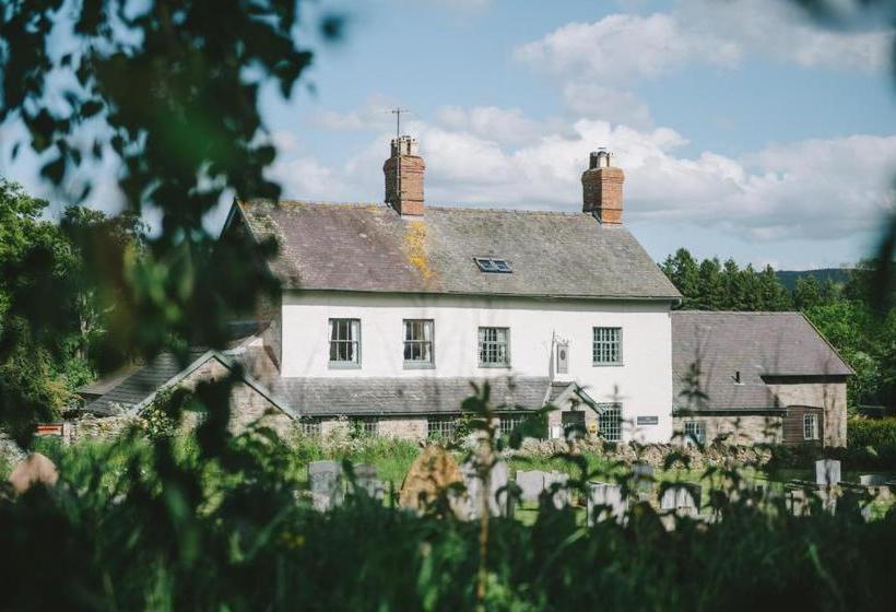 ペンション The Coach House