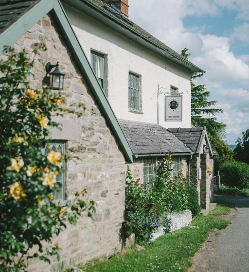 ペンション The Coach House