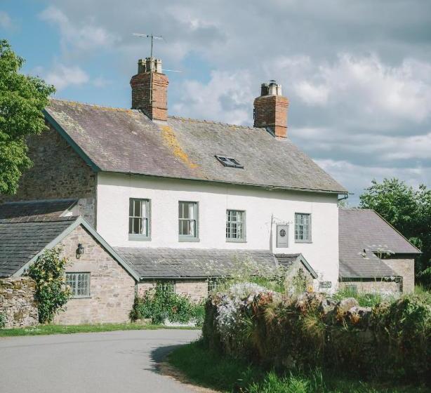 ペンション The Coach House