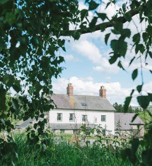 ペンション The Coach House