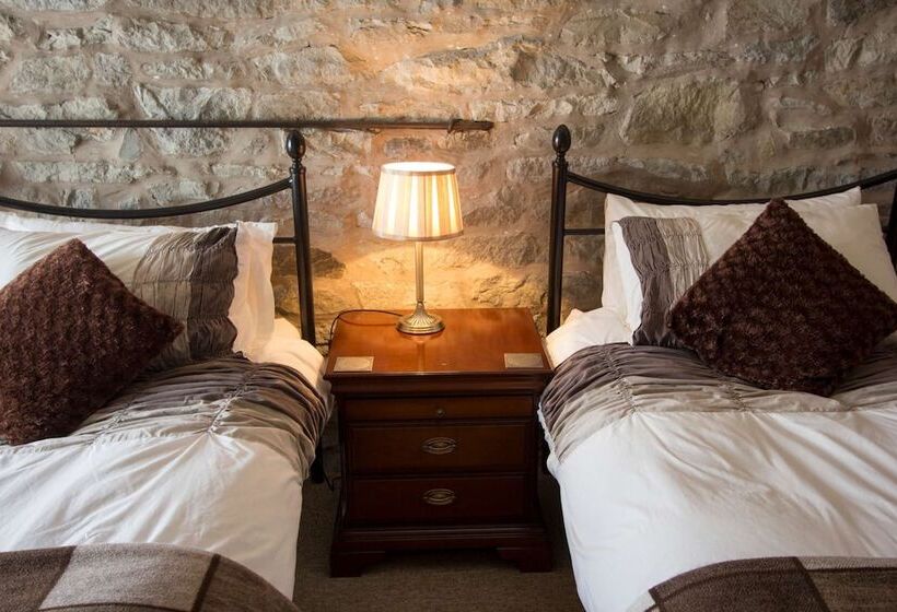 פנסיון The George And Dragon Inn