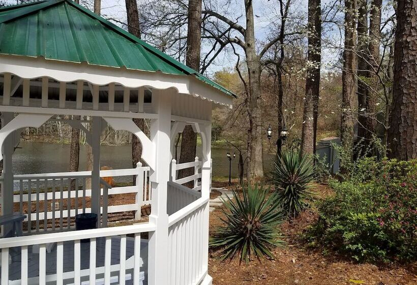 Stockbridge Lakes Bed & Breakfast