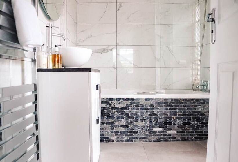 צימר Arosfa Harbourside Guesthouse