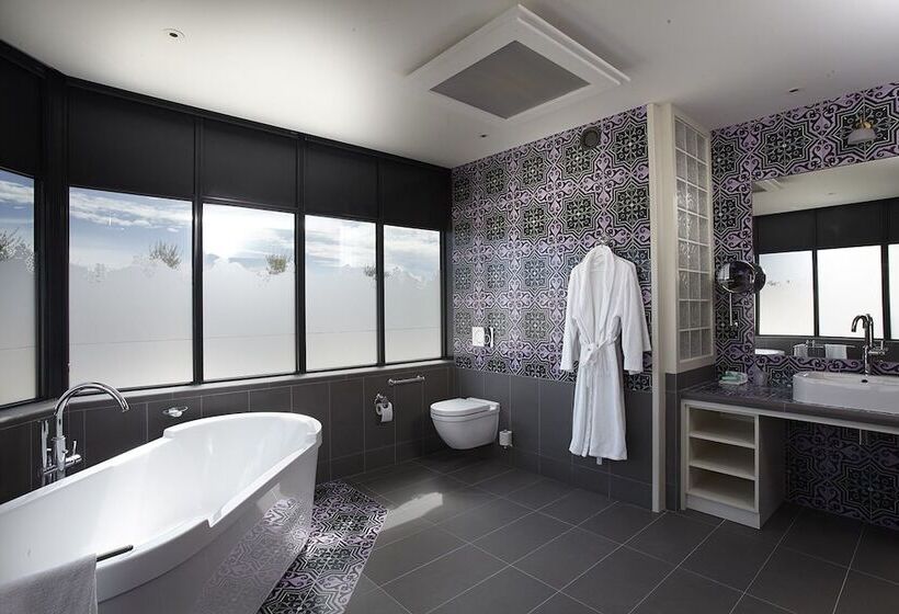 تختخواب و صبحانه Château La Rose Perriere