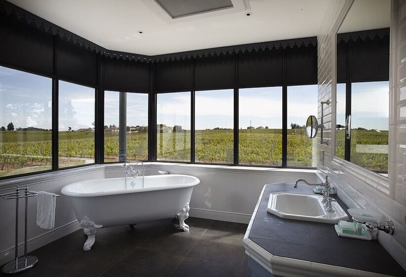 تختخواب و صبحانه Château La Rose Perriere