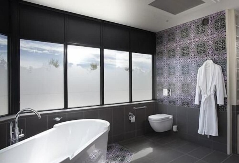 تختخواب و صبحانه Château La Rose Perriere