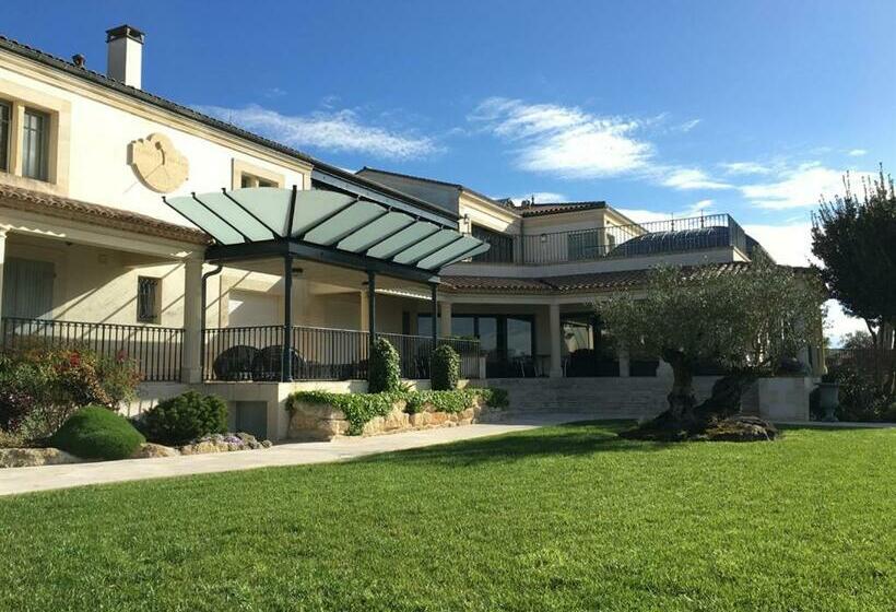 تختخواب و صبحانه Château La Rose Perriere