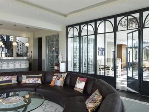 تختخواب و صبحانه Château La Rose Perriere