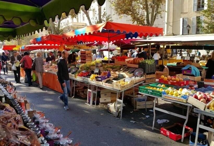 مبيت وإفطار Mas Du Clos De L Escarrat