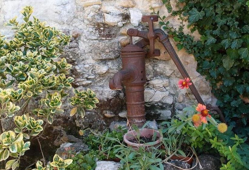 مبيت وإفطار Mas Du Clos De L Escarrat