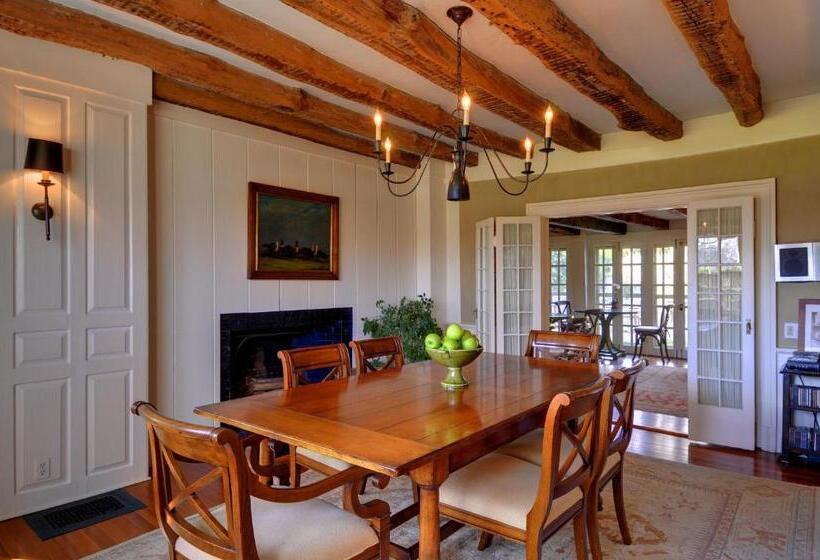 مبيت وإفطار The Baker House 1650