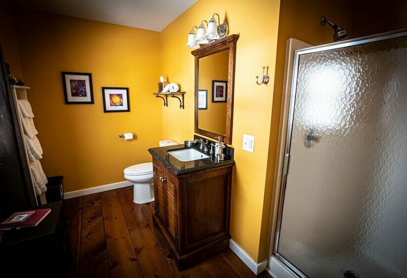 Bed and Breakfast Twin Oaks Inn