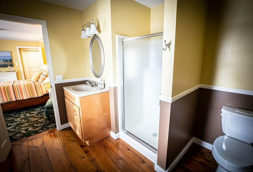 Bed and Breakfast Twin Oaks Inn