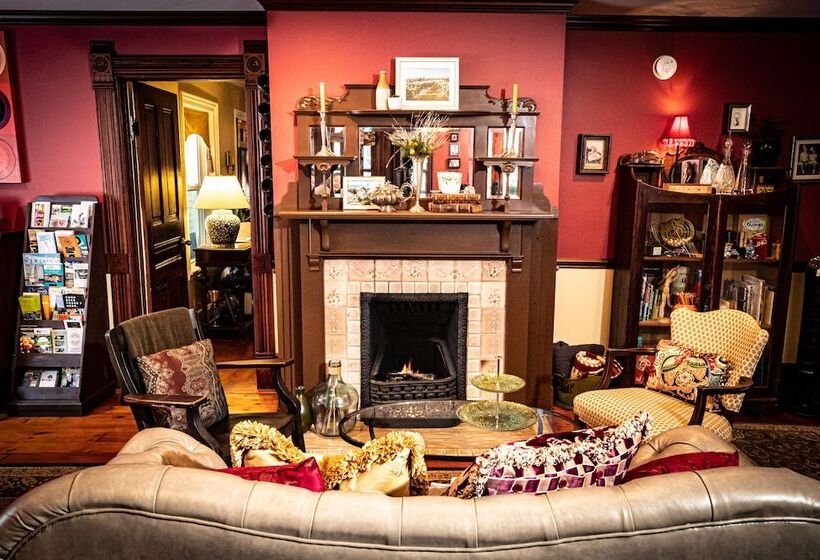 مبيت وإفطار Twin Oaks Inn