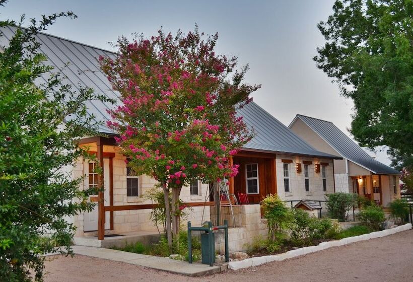 Gruene Cottages