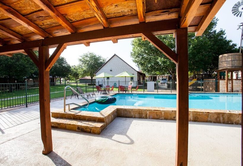Gruene Cottages