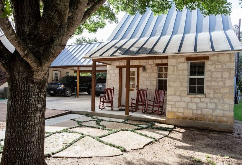 Gruene Cottages