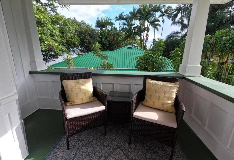 Hilo Bay Oceanfront Bed And Breakfast