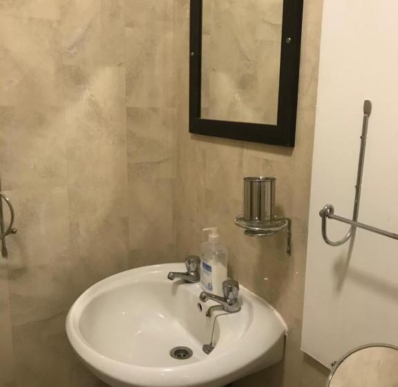 Хостел Rose And Crown At Redmarley