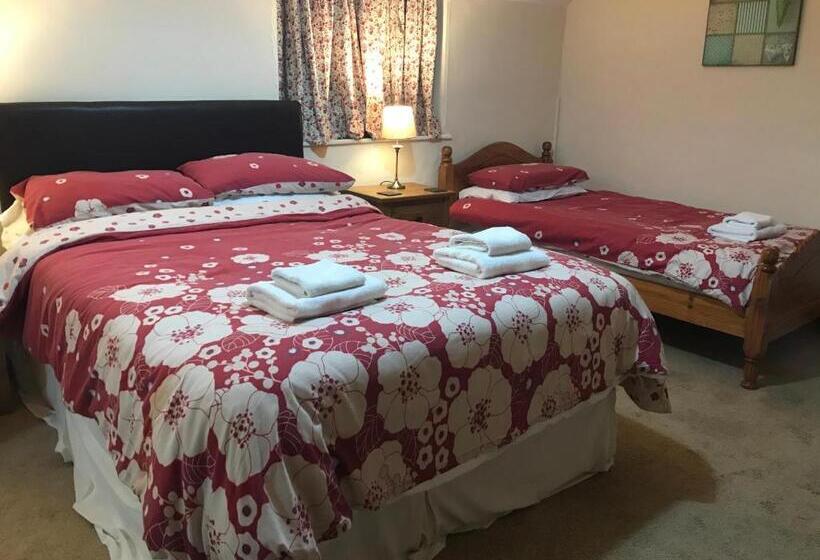 Хостел Rose And Crown At Redmarley