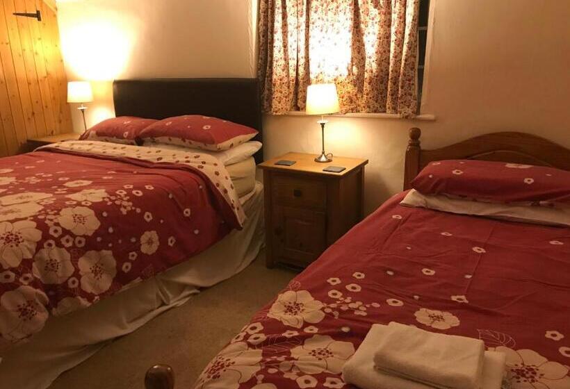 Хостел Rose And Crown At Redmarley