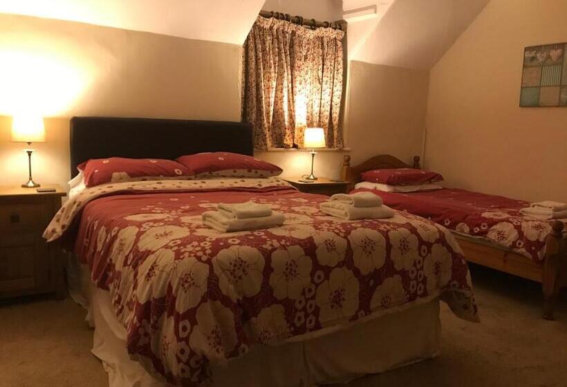 Хостел Rose And Crown At Redmarley