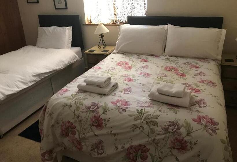 Хостел Rose And Crown At Redmarley