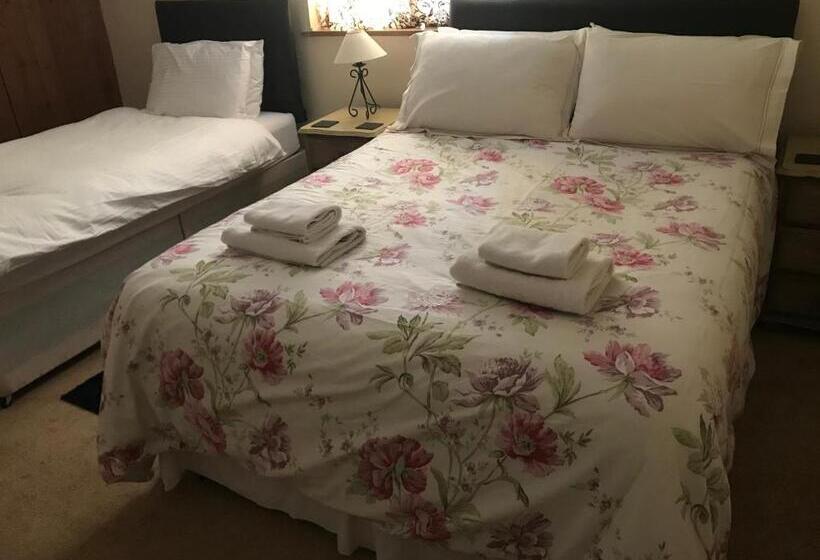 Хостел Rose And Crown At Redmarley