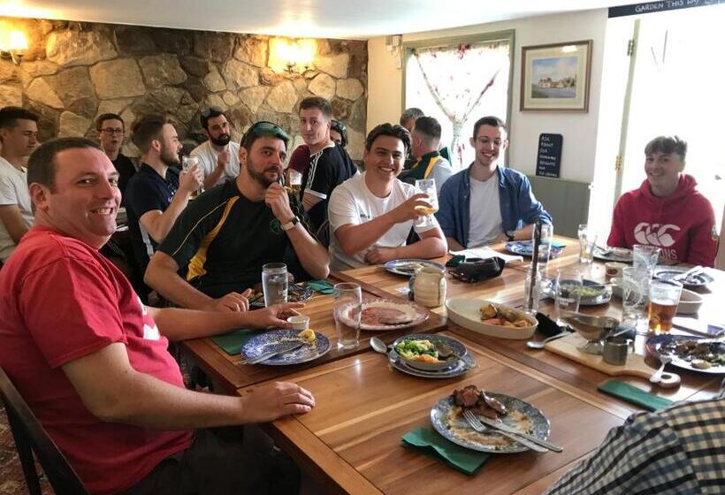 Хостел Rose And Crown At Redmarley