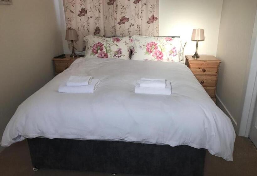 Хостел Rose And Crown At Redmarley