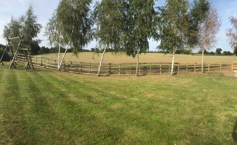 Хостел Rose And Crown At Redmarley