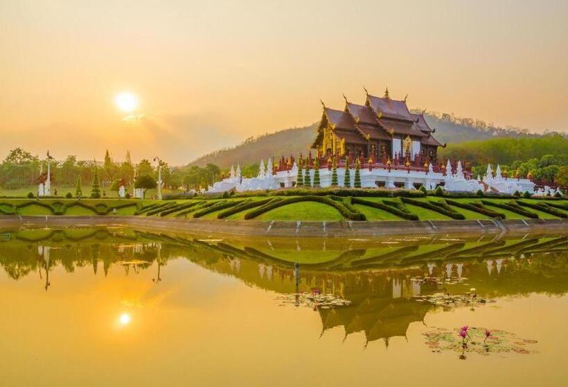 Отель Baan Pondchanok