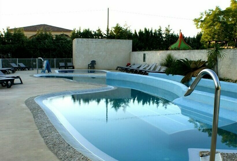 فندق Camping Les Amandiers