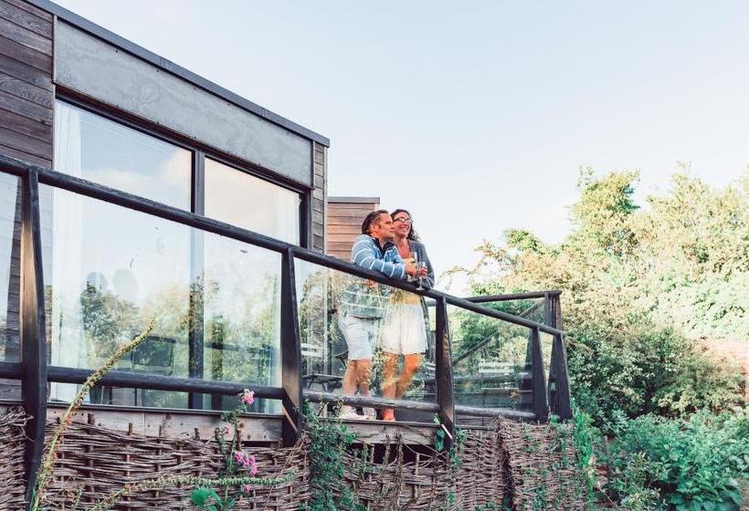 בית מלון כפרי Clophill Eco Lodges