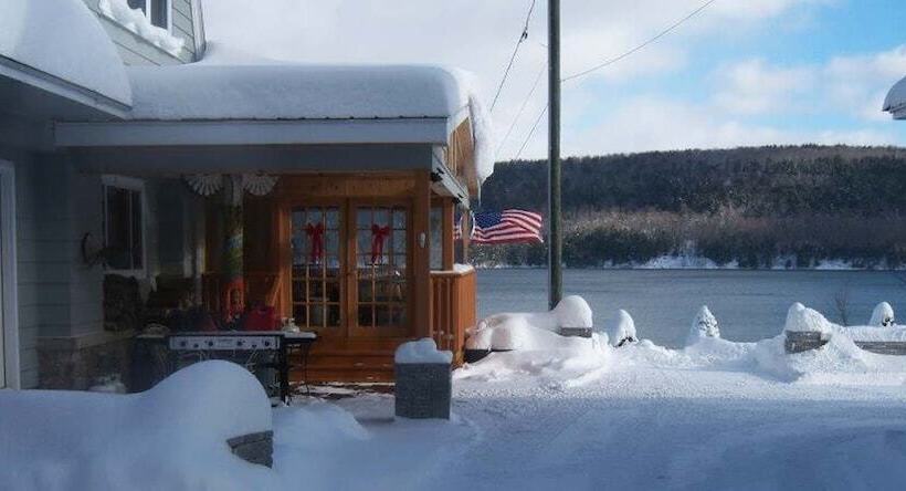 ホテル Cobblescote On The Lake