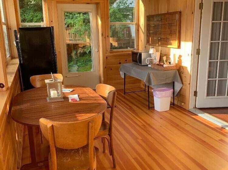 ホテル Cobblescote On The Lake