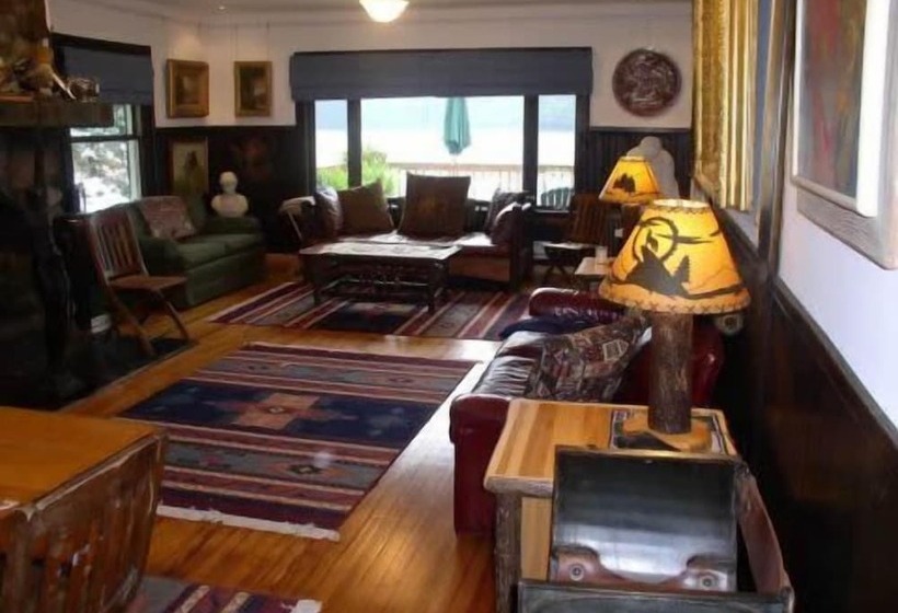 ホテル Cobblescote On The Lake