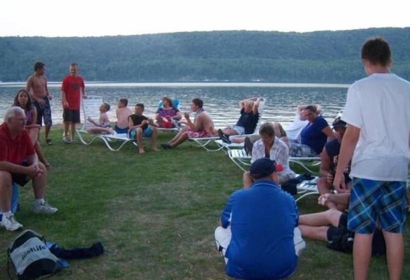 ホテル Cobblescote On The Lake