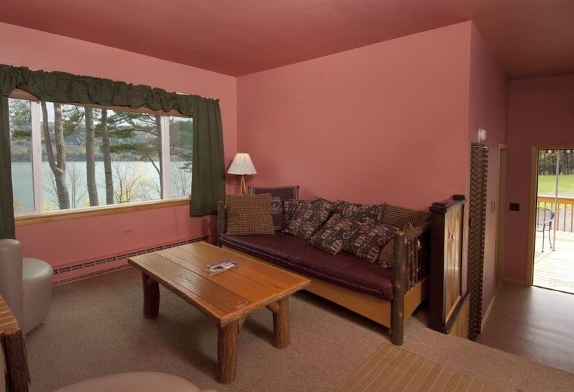 ホテル Cobblescote On The Lake