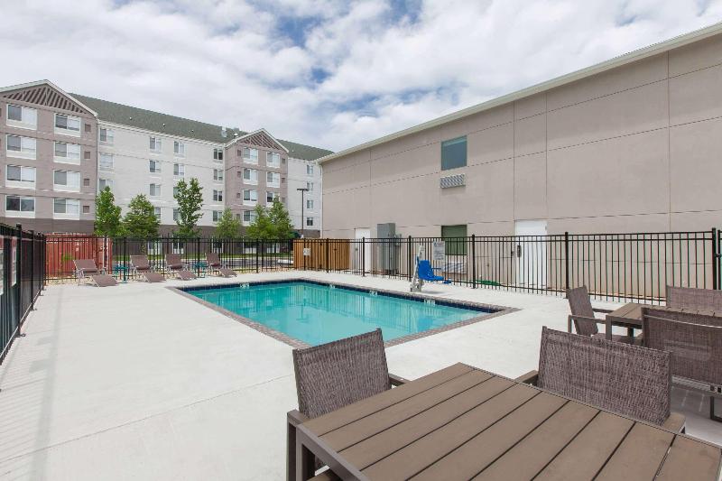 בית מלון כפרי Days Inn By Wyndham Baton Rouge Airport