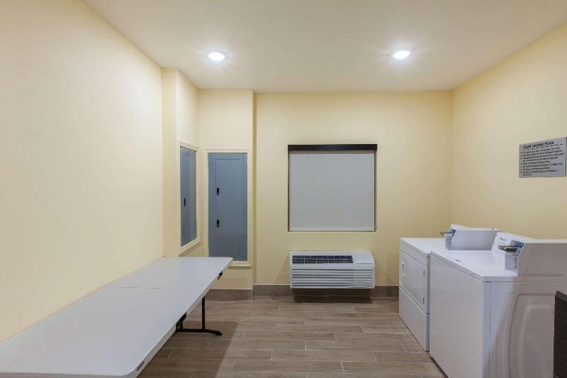 فندق Days Inn By Wyndham Baton Rouge Airport