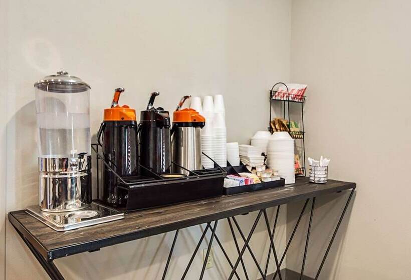 فندق Econo Lodge