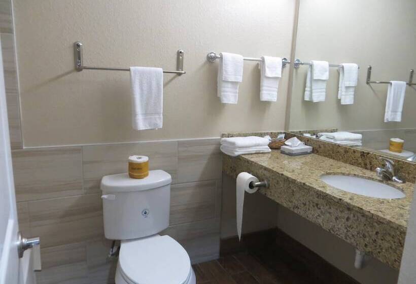 בית מלון כפרי Scottish Inn & Suites