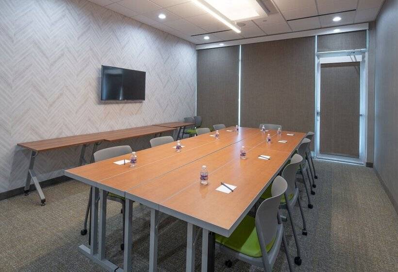 هتل Springhill Suites Dallas Central Expressway