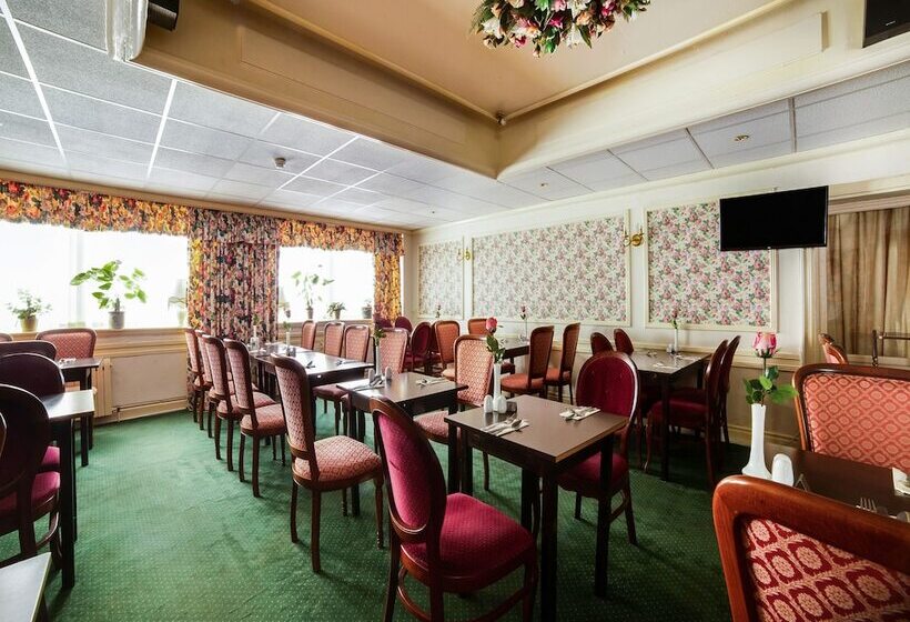 Отель The Cumberland