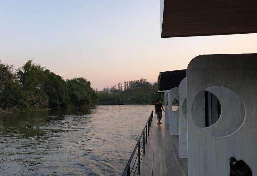 בית מלון כפרי The Tryst River Kwai