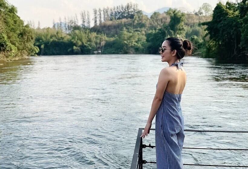 בית מלון כפרי The Tryst River Kwai