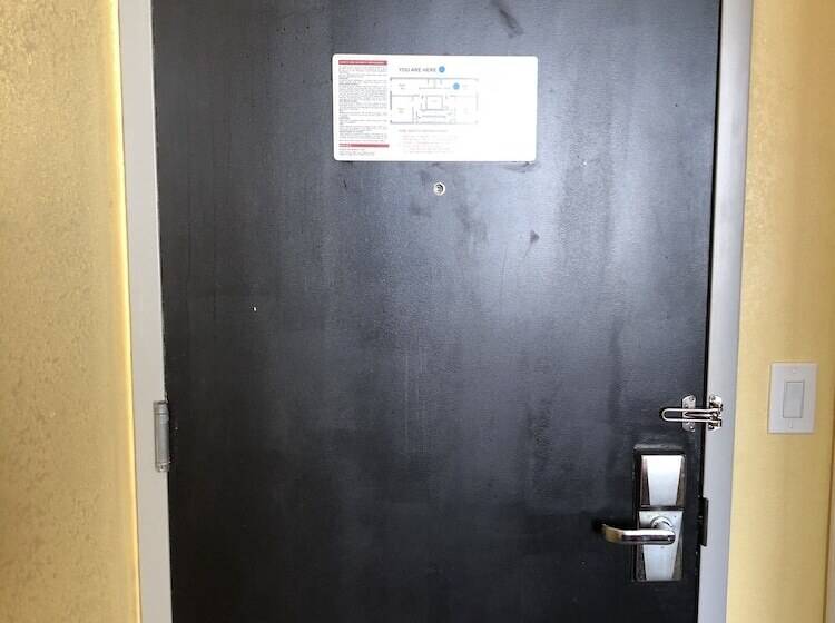 בית מלון כפרי The Vue Express @ 39th Street