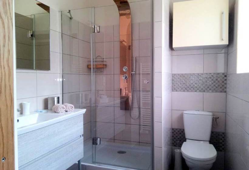 Relais De Montgeoffroy B&b